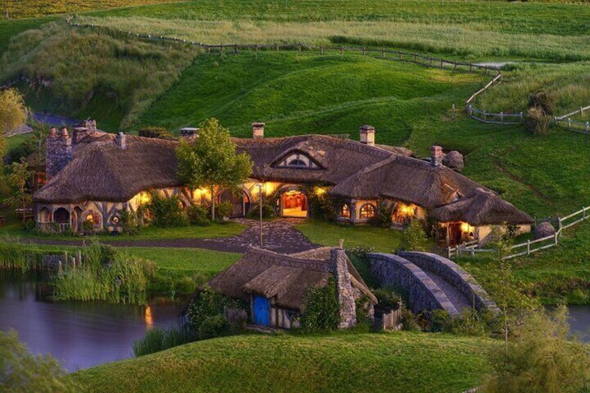 Hobbiton Movie Set Tour & Te Puia Geothermal Valley Experience