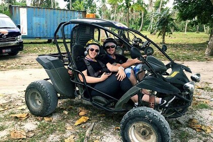 Aventura en buggy por Vanuatu con Yumi Tours