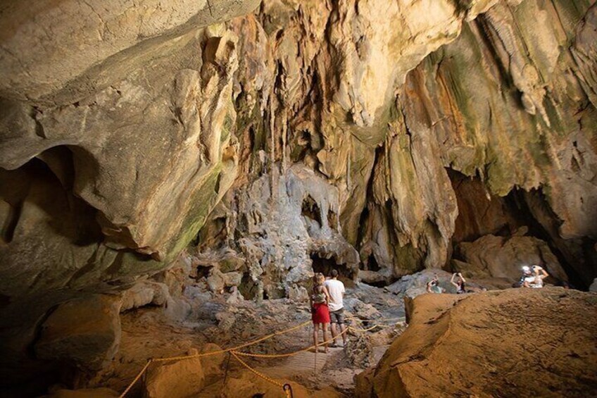 Chillagoe Caves and Outback Day Trip from Cairns