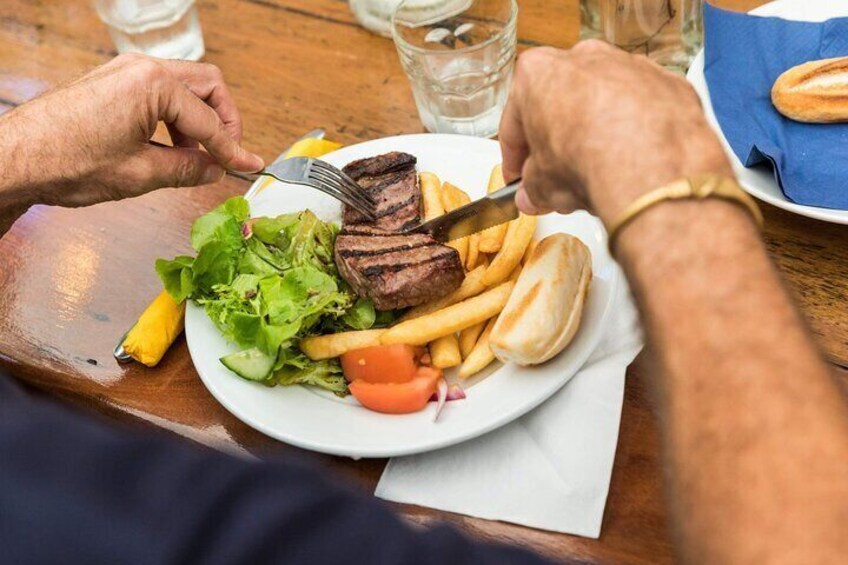 Lunch with your fellow travellers