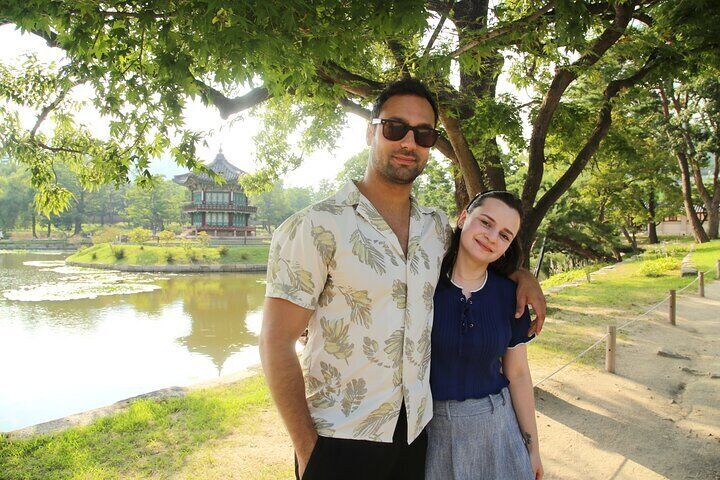 Couple at Gyeongbok Palace during a Seoul City tour