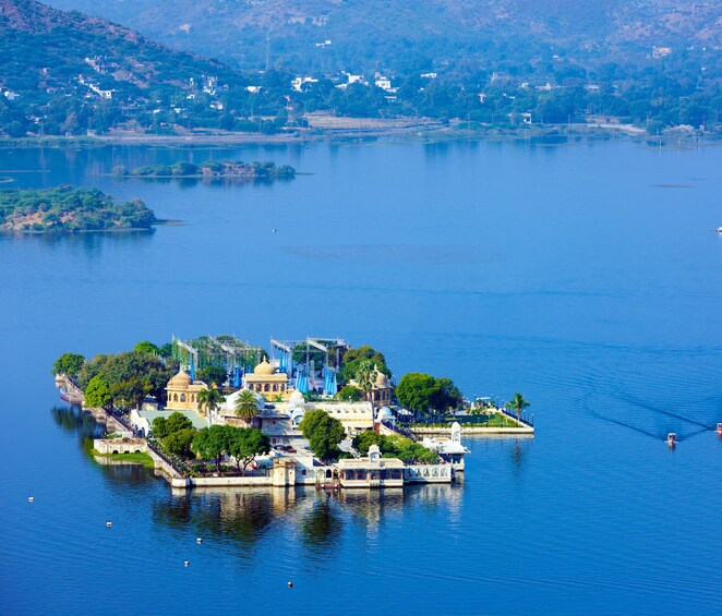 Lake Pichola Sunset Boat Experience from Udaipur