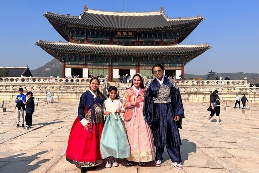 Seoul Cultural Tour - Kimchi Making, Gyeongbok palace with Hanbok