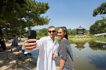 Seoul Day Tour: Gyeongbokgung Palace, N Seoul Tower, Insadong