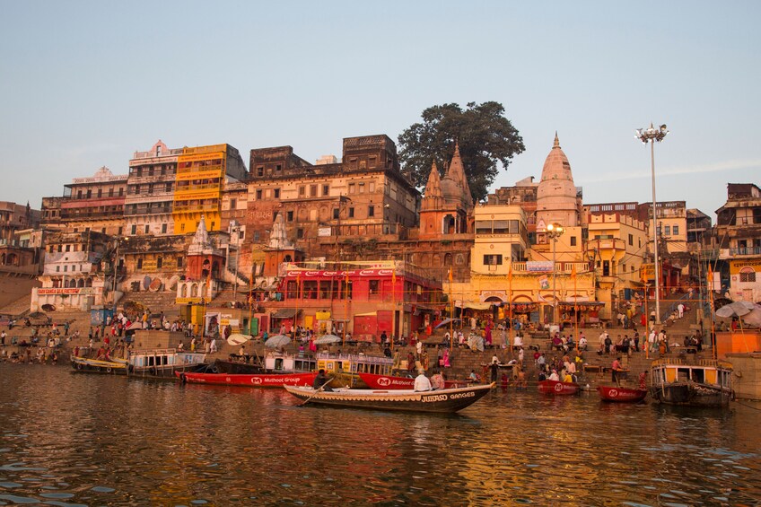 Ceremony at the Ghats of River Ganges with Private transfers