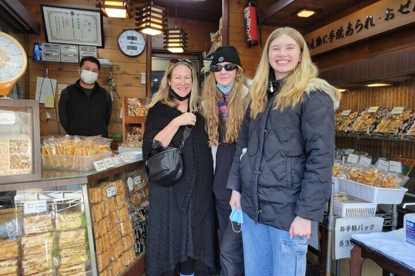 Experience Old and Nostalgic Tokyo: Yanaka Walking Tour