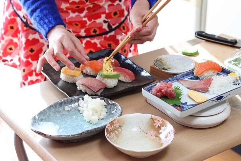 Enjoy Homemade Sushi or Obanzai Cuisine and Matcha in a Kyoto Home with a Native
