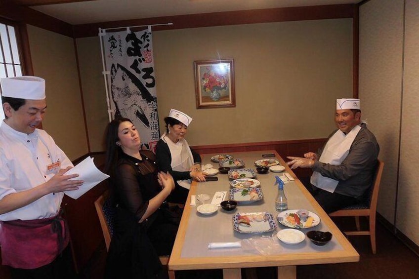 Meiji Shrine and Tsukiji Sushi Making Private Tour