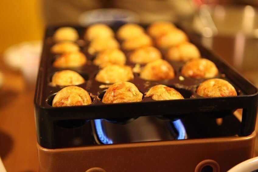Learn to make takoyaki with Midori in Kyoto