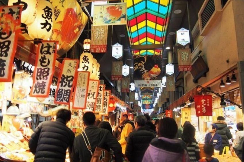Private Fushimi Inari sightseeing and Nishiki Food Tour
