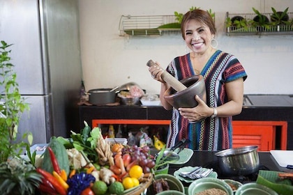 Private 6-Hour Thai Cooking Class With Boat Ride, Market Tour & Lunch or Di...