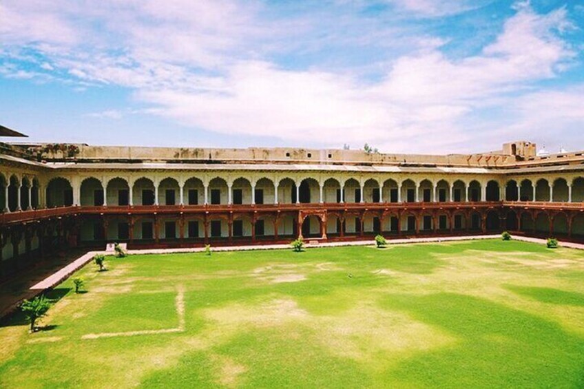 palaces in Agra Fort