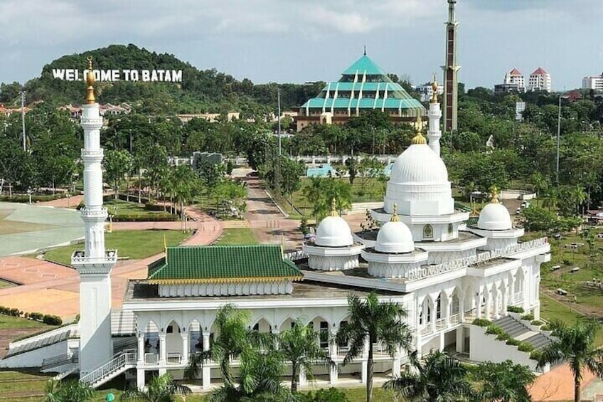 Welcome To Batam Monument, Batam, Indonesia