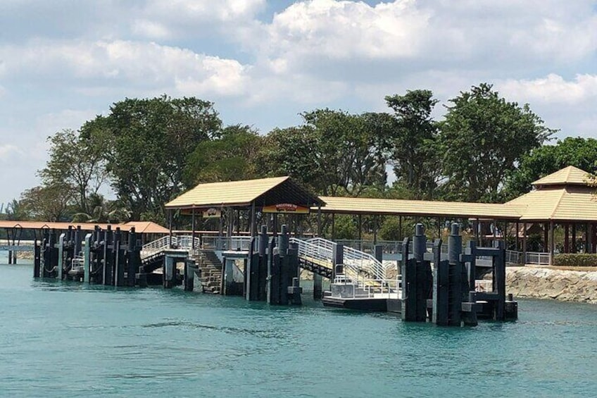 Discover Kusu Island on An Exciting Guided Tour