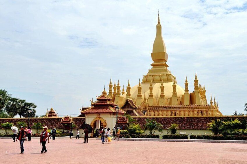 Private Tour: Full-day Cycling The City Streets Vientiane with Buddha Park