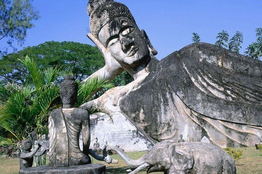 Private Tour: Full-day Cycling The City Streets Vientiane with Buddha Park