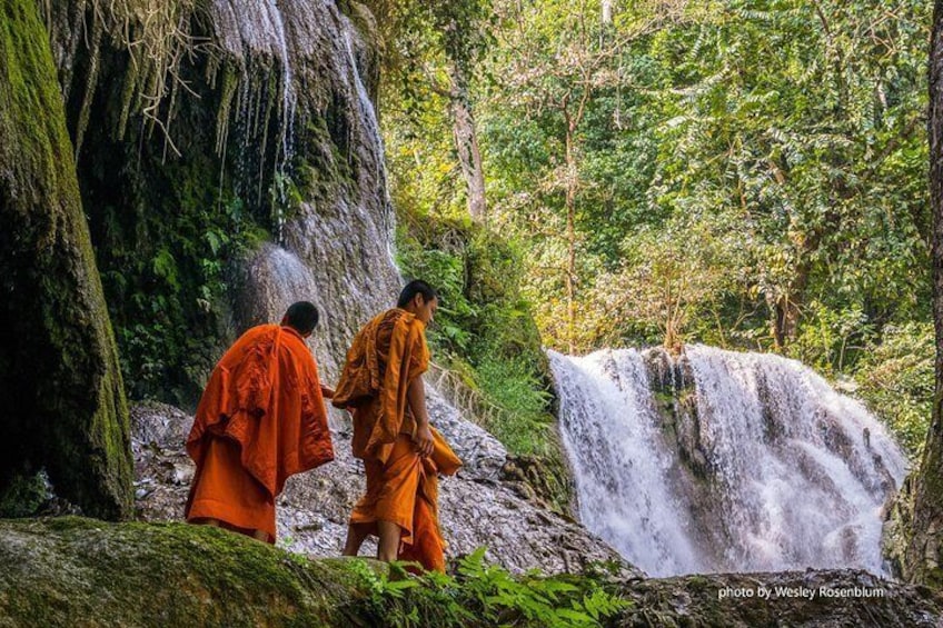 Private Tour Full-day Morning Market, Villages and Scenic Kuang Si Waterfall