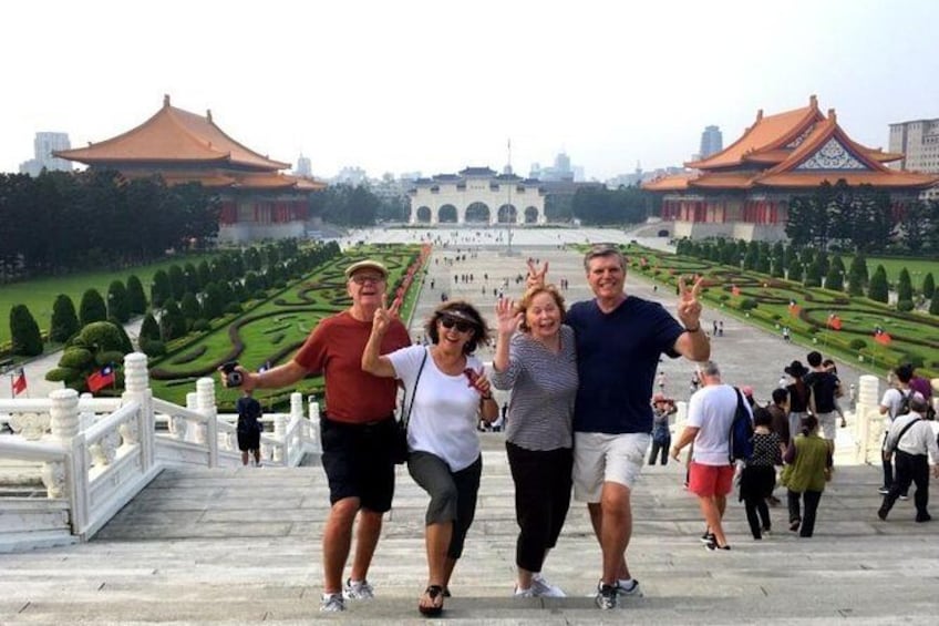 Show item 2 of 8. Ultimate Taipei Sightseeing Tour