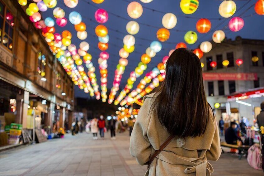 Dihua Street in the Evening