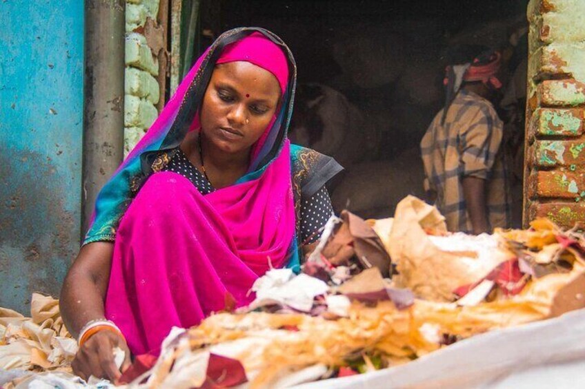 Small-Group Delhi Slum Tour: Sanjay Colony