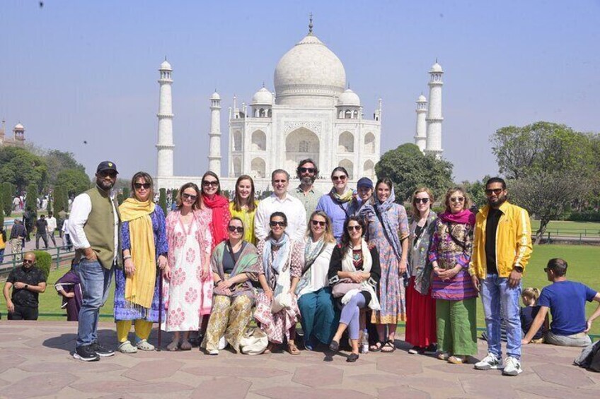 Skip the Line: Taj Mahal & Agra fort tour by Superfast train