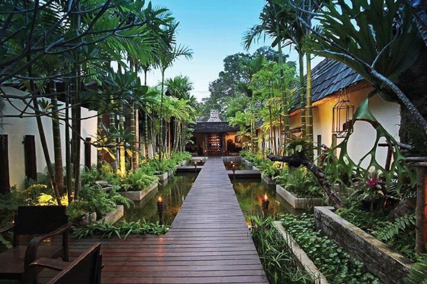 Fah Lanna Spa is a green oasis in the city. A perfect place to relax after your flight. 
