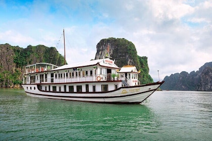 CozyBay Cruise-The Best Small Group 2D/1N inHalong-All inclusive
