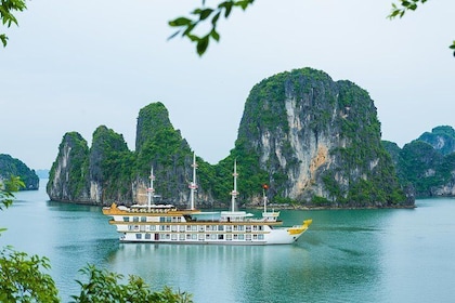 Dragon Legend Halong Bay 2-Day Cruise from Hanoi
