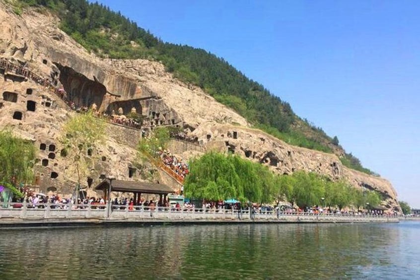 Form Xi'an To Luoyang Longmen Grottoes & Shaolin Temple Day Tour by Bullet Train