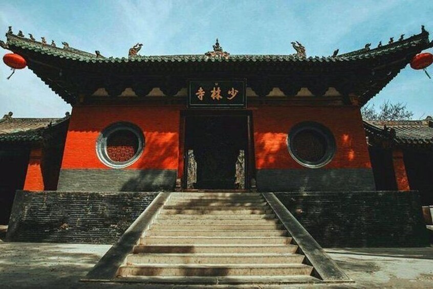 Form Xi'an To Luoyang Longmen Grottoes & Shaolin Temple Day Tour by Bullet Train