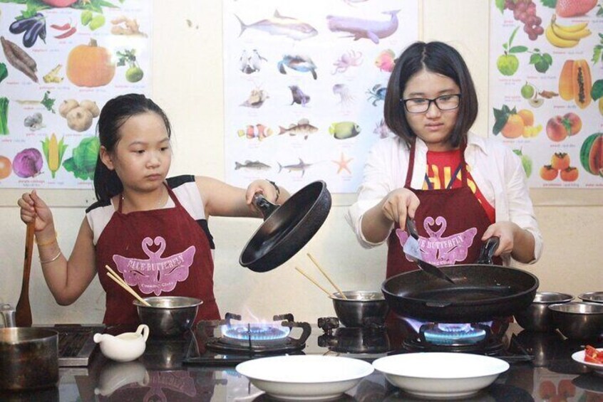 Hanoi Cooking Class and Market Tour with Chef Tien