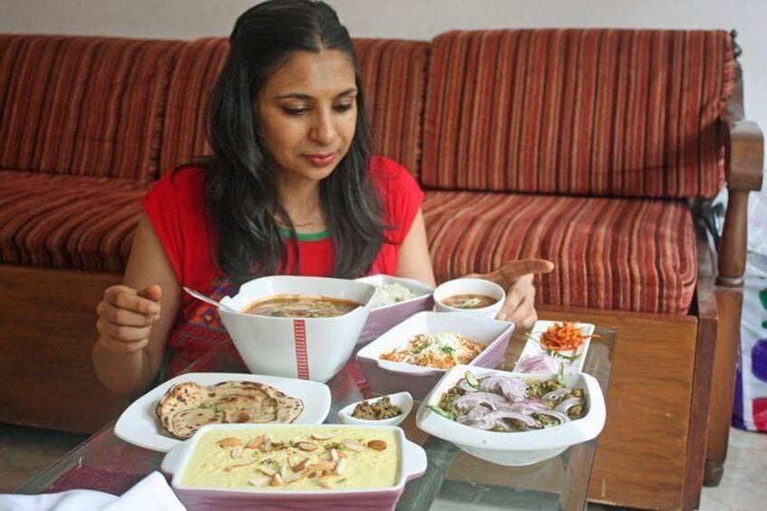 Authentic vegetarian cooking class in Mumbai