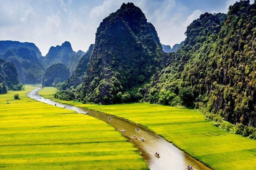 Full-Day Hoa Lu and Tam Coc - Mua Cave DELUXE Tour from Hanoi Including Lunch