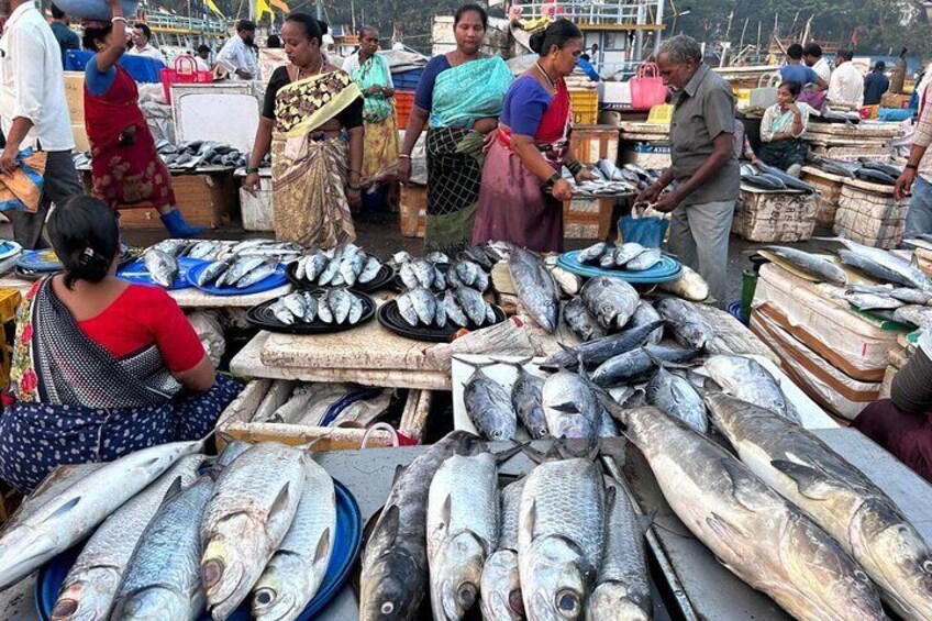 Mumbai By Dawn:Vibrant Markets and Local Delights