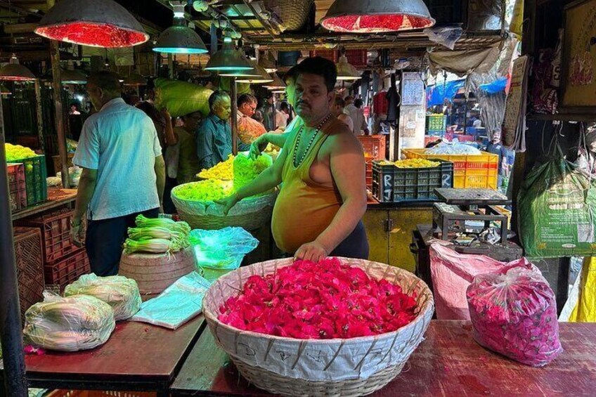 Mumbai By Dawn:Vibrant Markets and Local Delights
