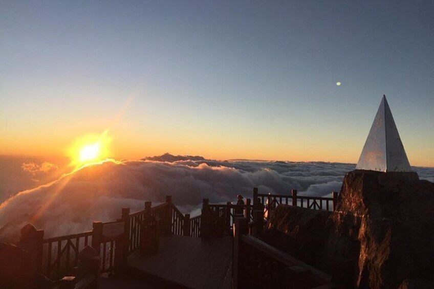 Sunrise on Fansipan peak