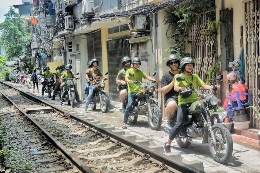 Hanoi Motorbike FOOD & CULTURE Tours 