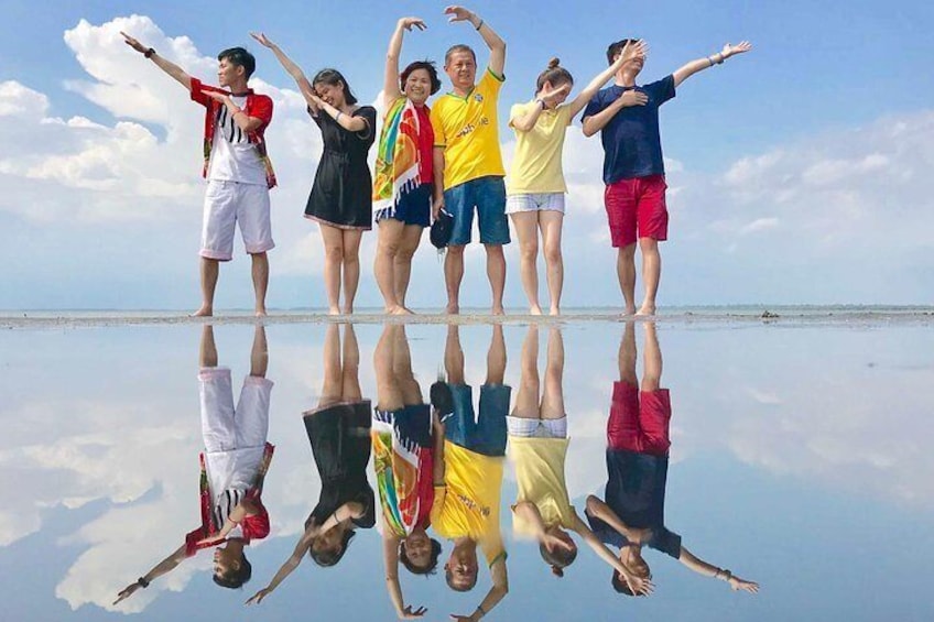 Sky Mirror Reflection pose