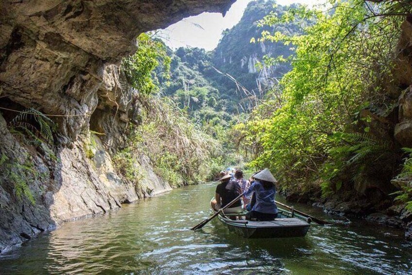 Ninh Binh -Trang An - Bai Dinh Pagoda Full Day From Hanoi