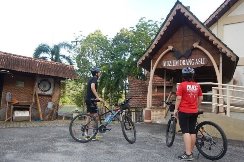 Cycling Through the Heart of Kuala Lumpur with Hotel Pickup
