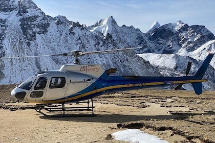 珠穆朗玛峰大本营直升机之旅