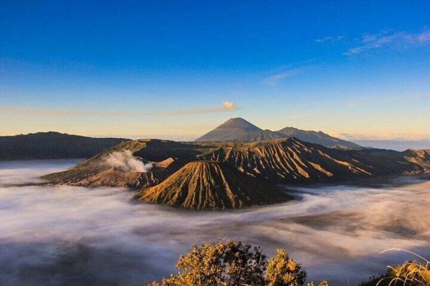 Ijen Crater - Bromo Tour Start From Banyuwangi (2D1N)