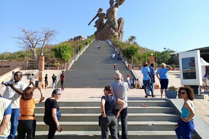 DAKAR, PINK LAKE AND BANDIA PARK SAFARI ( Minimum 2 Participants)