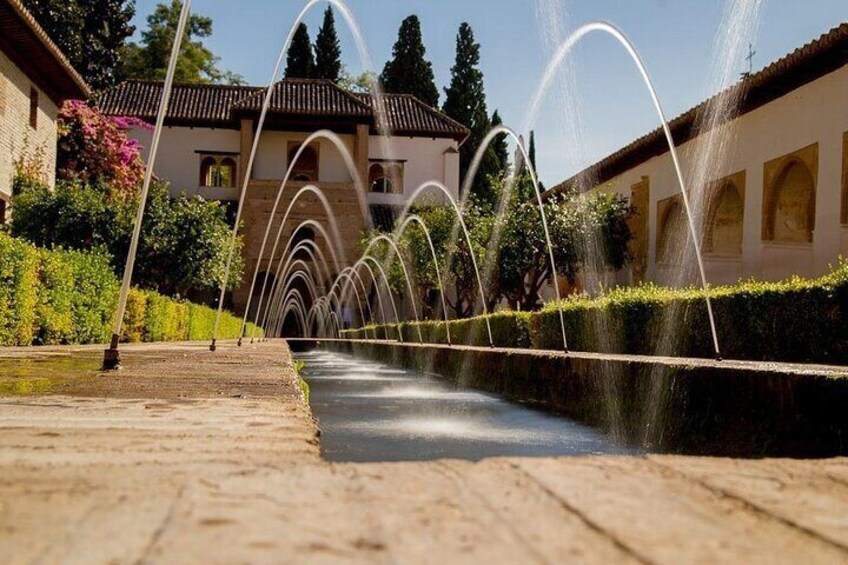4-Nights Guided Tour in Andalusia from Madrid via Caceres