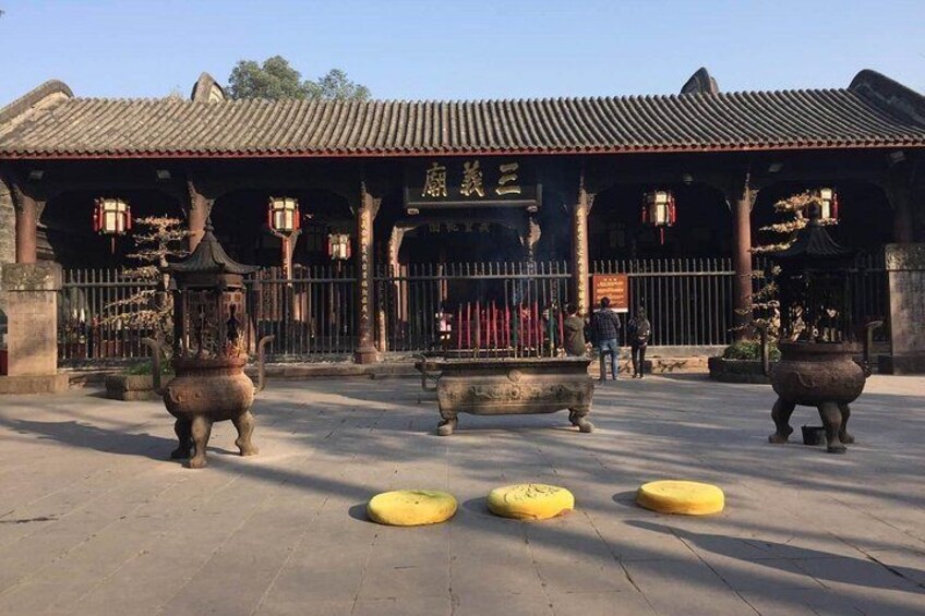 Chengdu Panda Base and Wuhou Temple,Jinli Ancient Town Day Tour