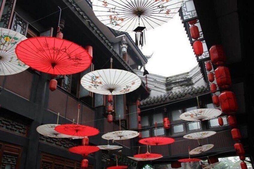 Chengdu Panda Base and Wuhou Temple,Jinli Ancient Town Day Tour