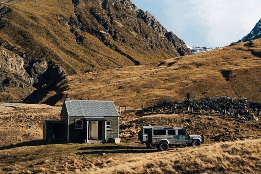 Explore an authentic Musterers Hut in the wilds

