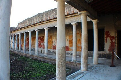 Off the beaten track: Ancient Pompeii & Oplontis Private Guided Tour
