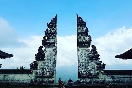 Bali : Instagrams Tour Lempuyang Temple, Tirta Gangga- Tukad Cepung , Tibum...