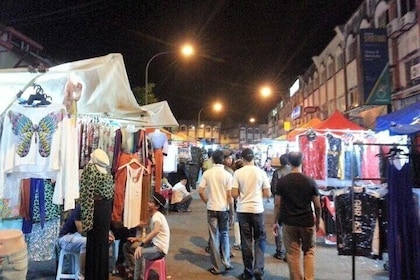 Private Kuala Lumpur City centre Local Malay Night Market Tour 